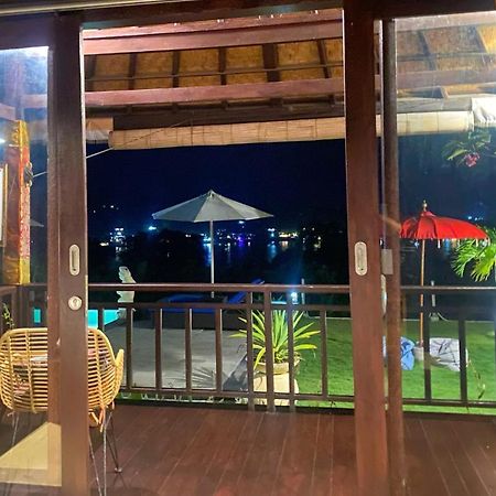 נוסה-למבונגן Ocean Paradise Cottage מראה חיצוני תמונה
